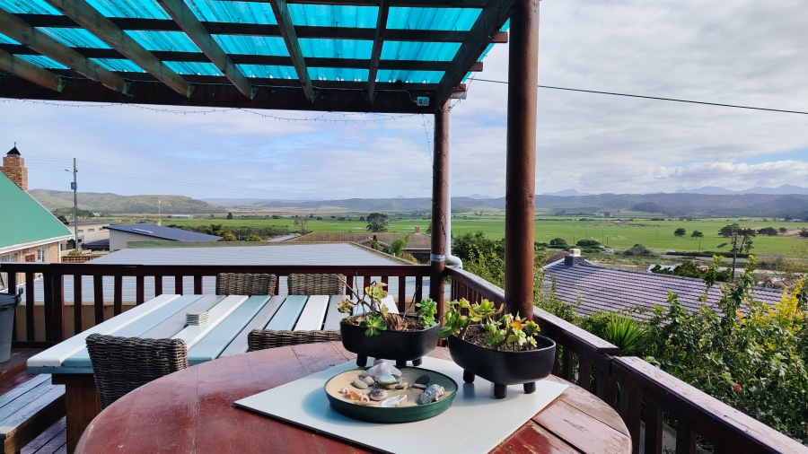 4 Bedroom Property for Sale in Fraaiuitsig Western Cape